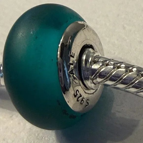 Authentic Pandora Green Matte Murano Glass Charm - Picture 5 of 6